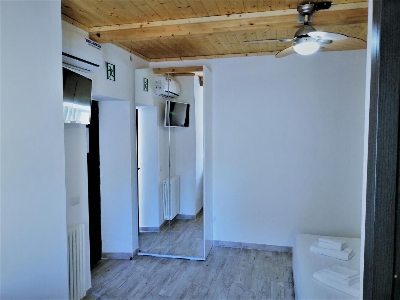 Albachiara Guest House Fiumicino Luaran gambar