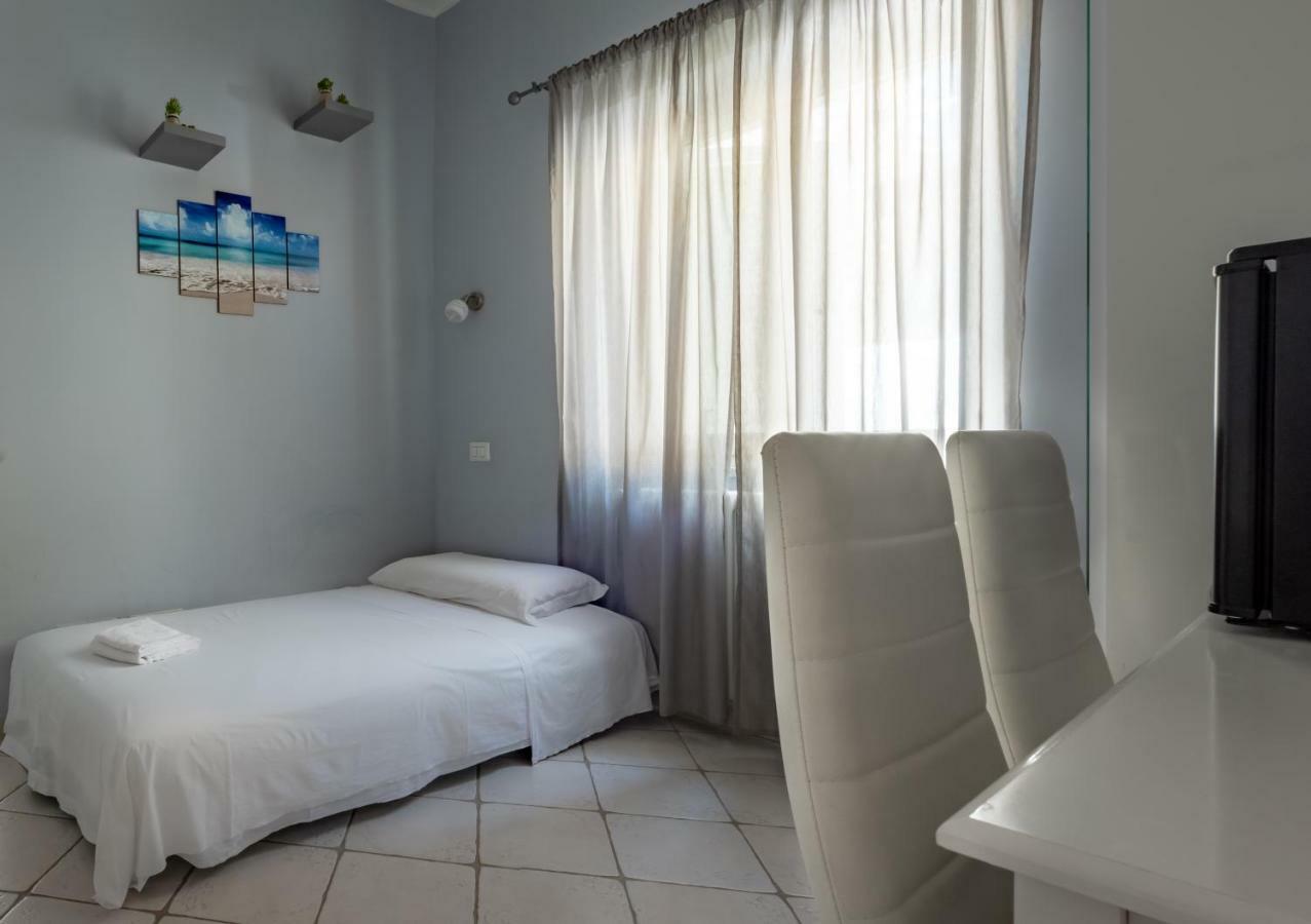 Albachiara Guest House Fiumicino Luaran gambar